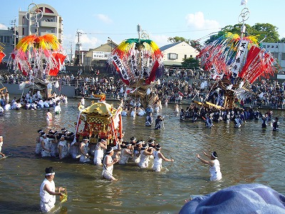 川渡り神幸祭